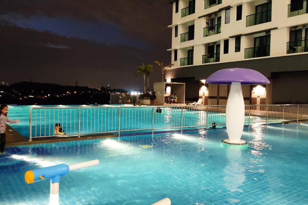 Hidayah Homestay Near Ukm And Ktm Station With High Speed Wifi - Pool & River View 방이 외부 사진
