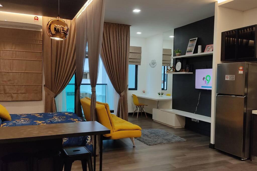 Hidayah Homestay Near Ukm And Ktm Station With High Speed Wifi - Pool & River View 방이 외부 사진