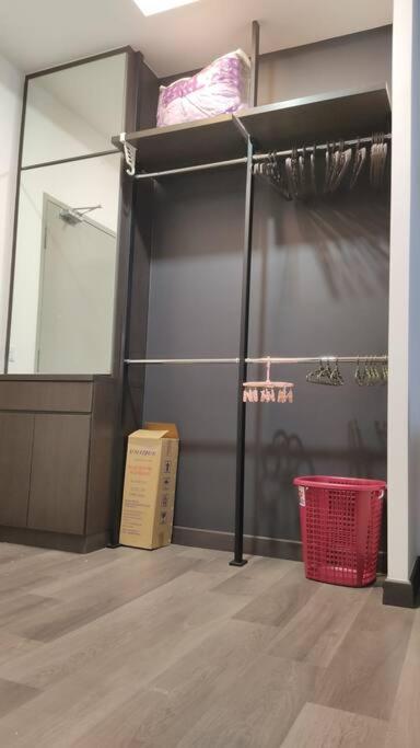 Hidayah Homestay Near Ukm And Ktm Station With High Speed Wifi - Pool & River View 방이 외부 사진