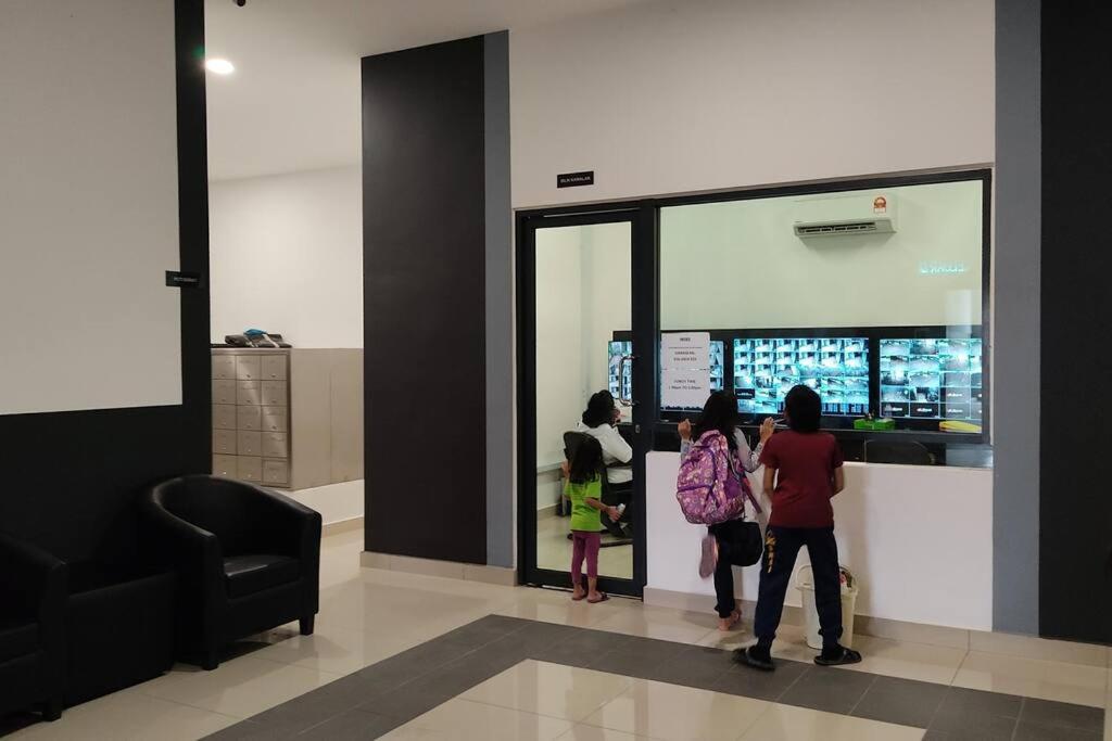 Hidayah Homestay Near Ukm And Ktm Station With High Speed Wifi - Pool & River View 방이 외부 사진