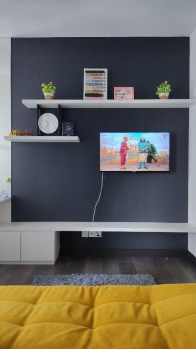 Hidayah Homestay Near Ukm And Ktm Station With High Speed Wifi - Pool & River View 방이 외부 사진