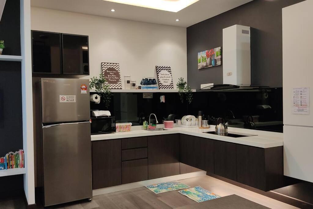 Hidayah Homestay Near Ukm And Ktm Station With High Speed Wifi - Pool & River View 방이 외부 사진