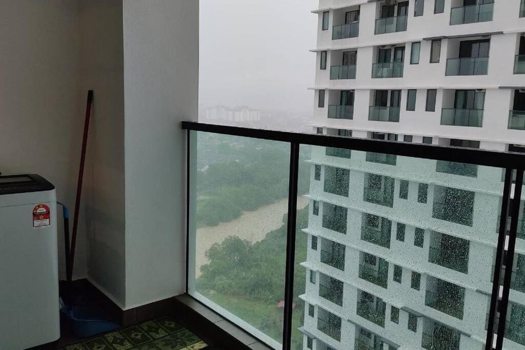 Hidayah Homestay Near Ukm And Ktm Station With High Speed Wifi - Pool & River View 방이 외부 사진