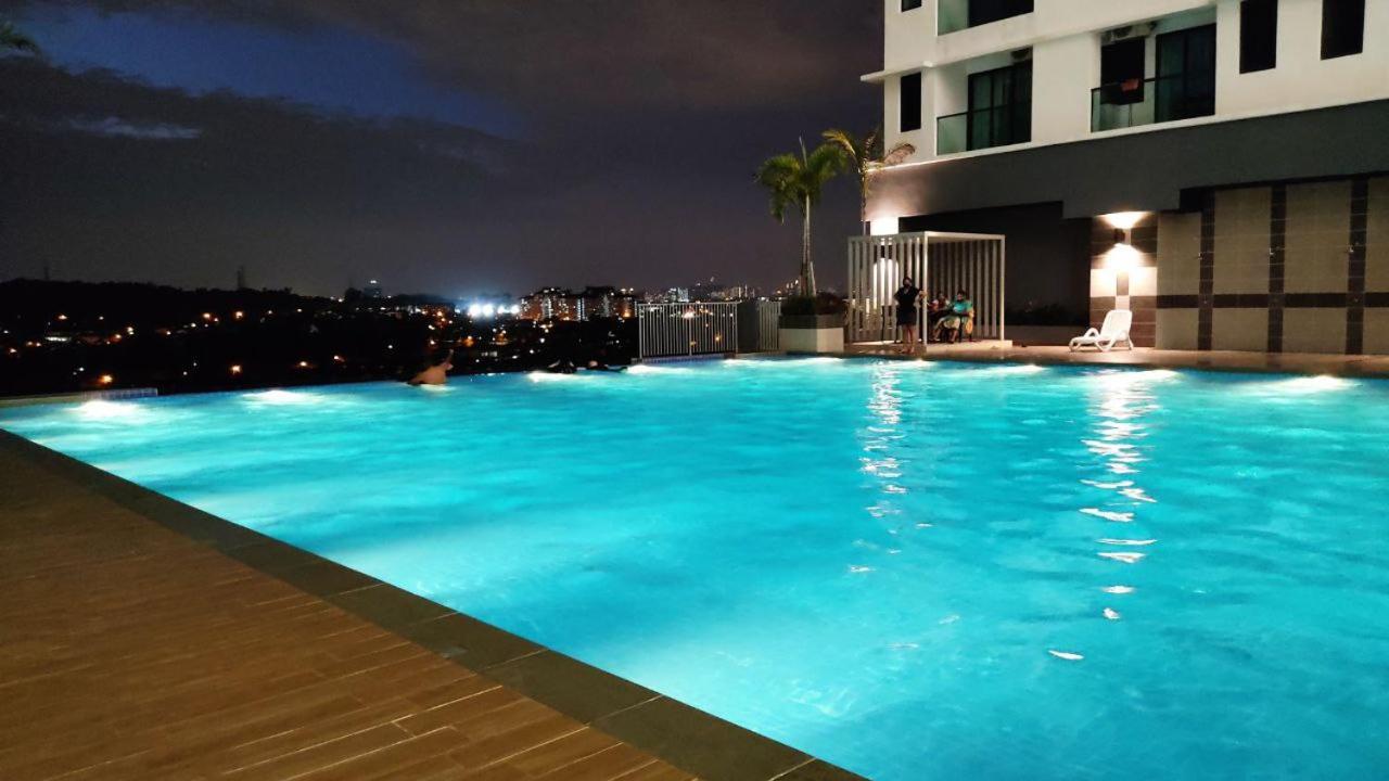 Hidayah Homestay Near Ukm And Ktm Station With High Speed Wifi - Pool & River View 방이 외부 사진
